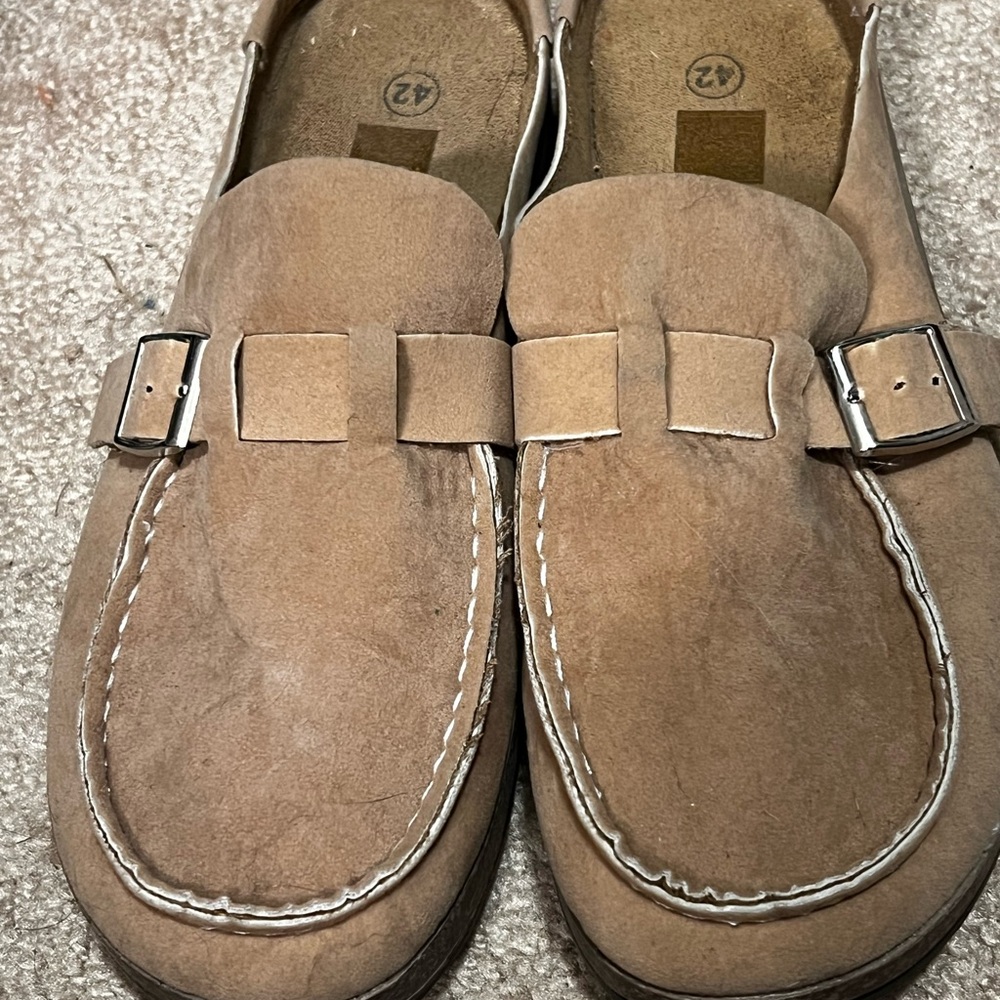 Women’s Tan Suede Loafers